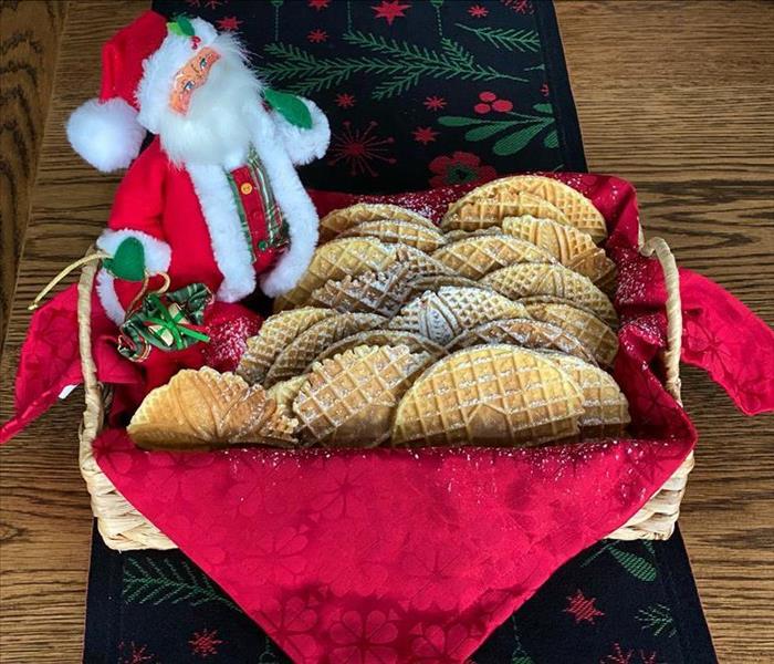 Cookie basket with Santa 